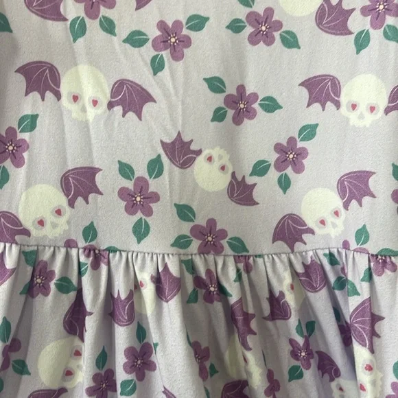 Dot Dot smile girl puff sleeve Halloween twirl dress. Size 5/6 purple skull bats - Picture 4 of 4